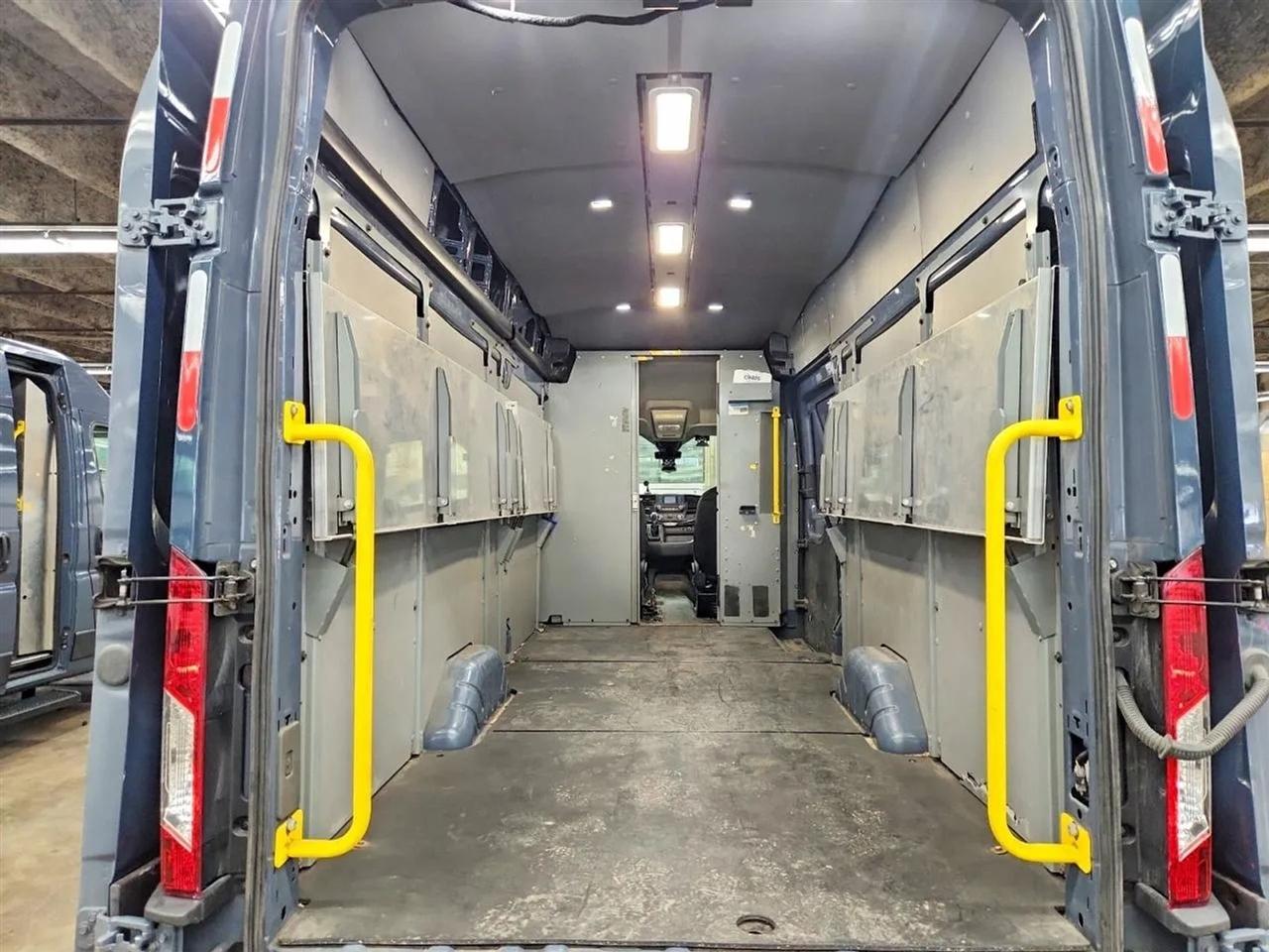 Ford Transit 250 Van High Roof w/Sliding Pass. 148-in. WB EL 2020