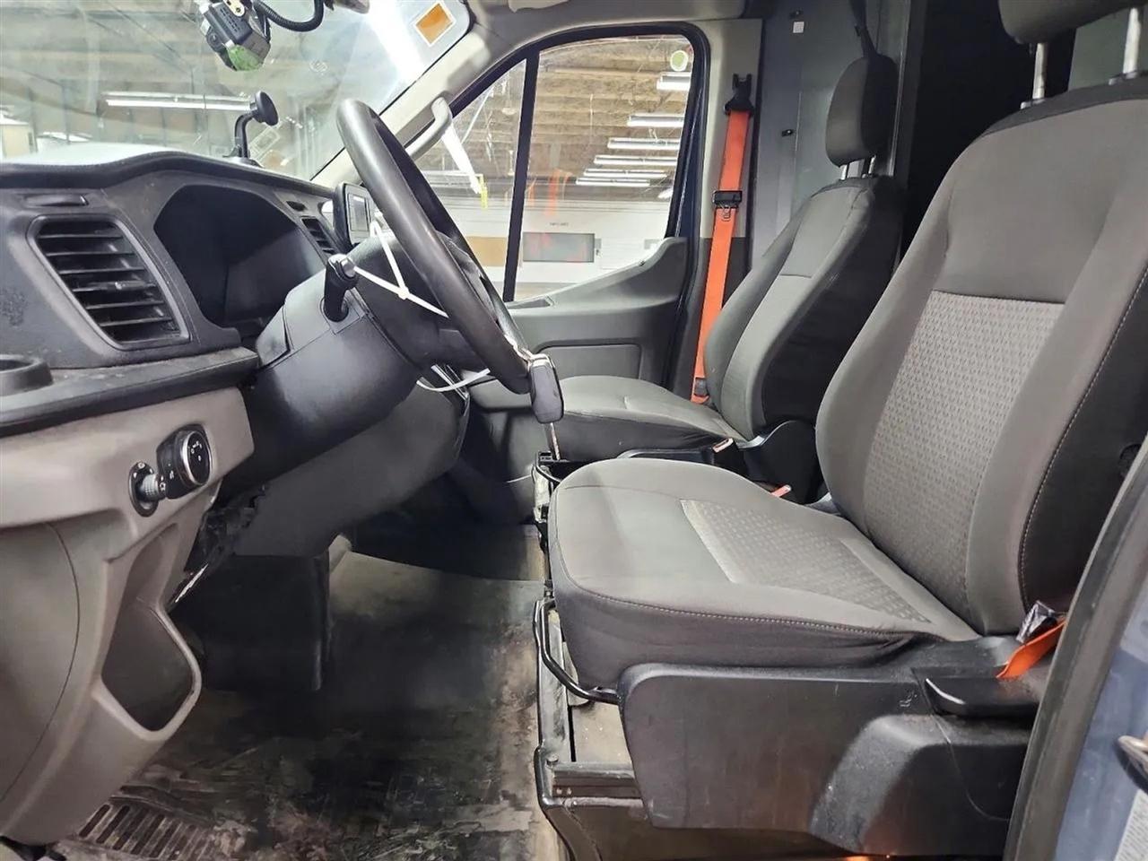 Ford Transit 250 Van High Roof w/Sliding Pass. 148-in. WB EL 2020