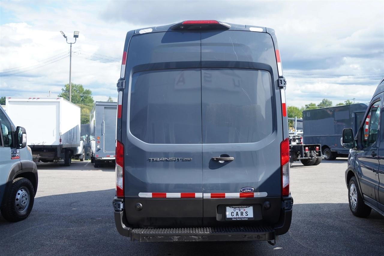 Ford Transit 250 Van High Roof w/Sliding Pass. 148-in. WB EL 2020