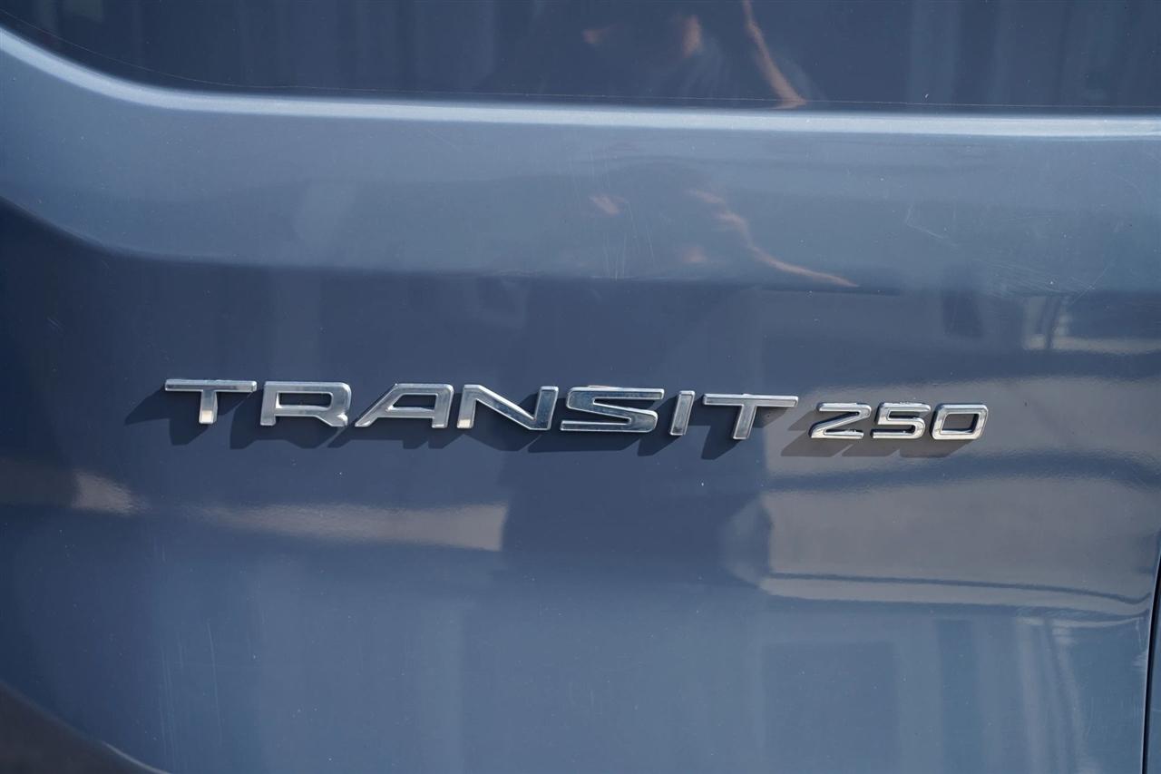 Ford Transit 250 Van High Roof w/Sliding Pass. 148-in. WB EL 2020