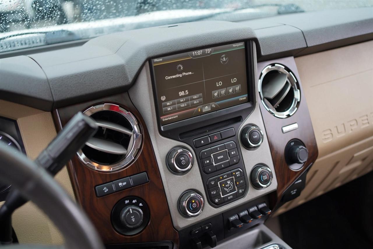 Ford F-250 SD Lariat Crew Cab 4WD 2015