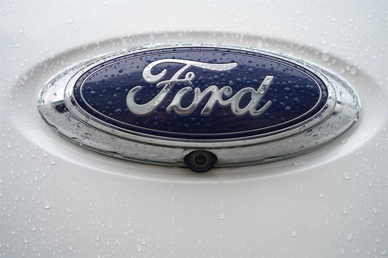 Ford F-250 SD Lariat Crew Cab 4WD 2015