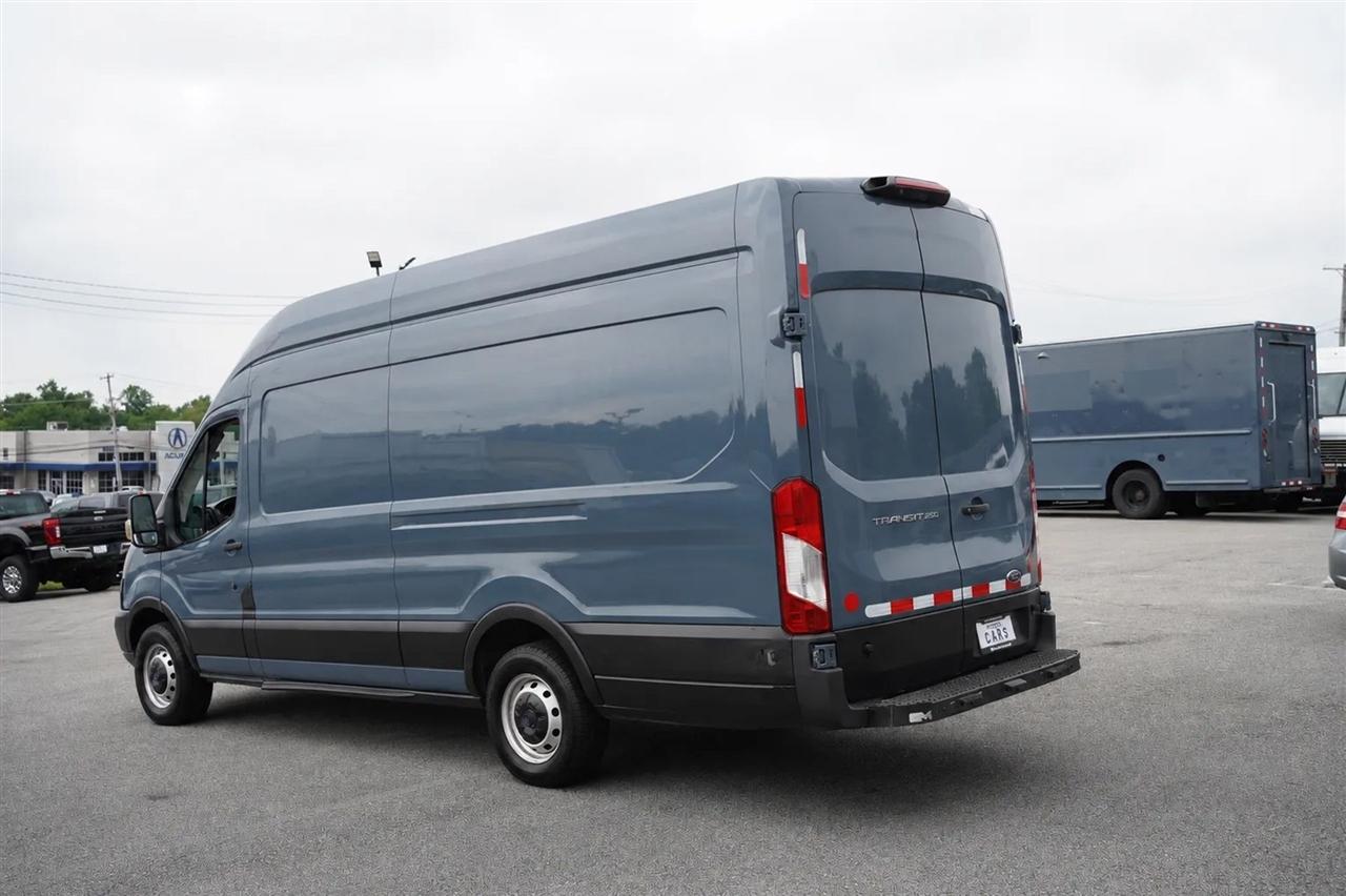 Ford Transit 250 Van High Roof w/Sliding Pass. 148-in. WB EL 2019