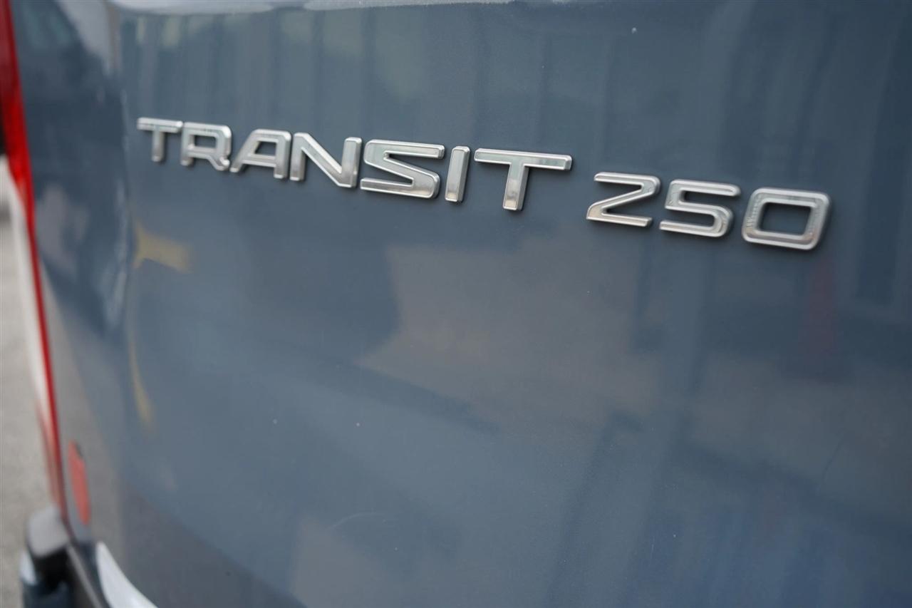 Ford Transit 250 Van High Roof w/Sliding Pass. 148-in. WB EL 2019
