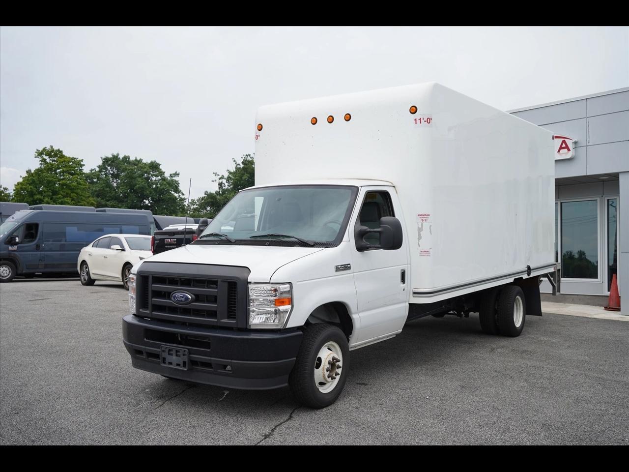 Ford Econoline E-450 2024