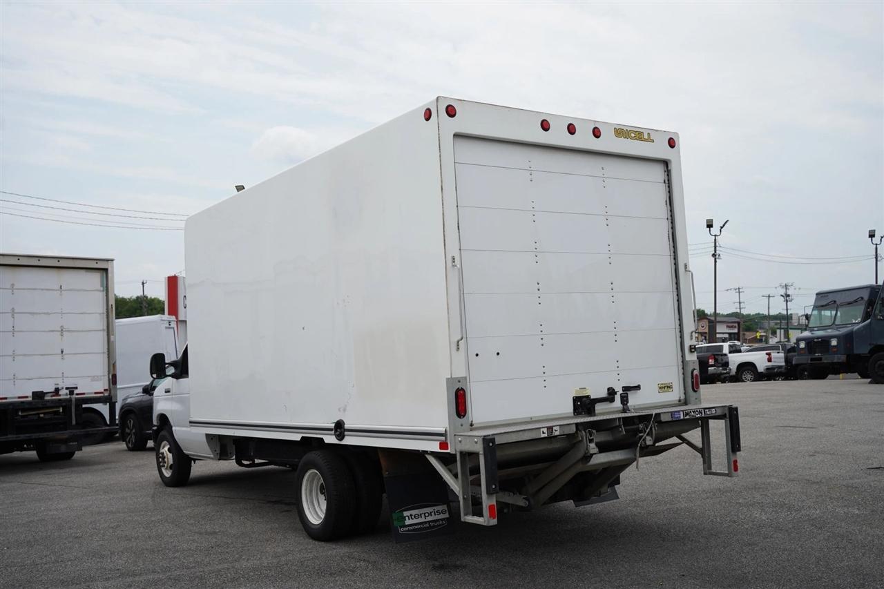Ford Econoline E-450 2024