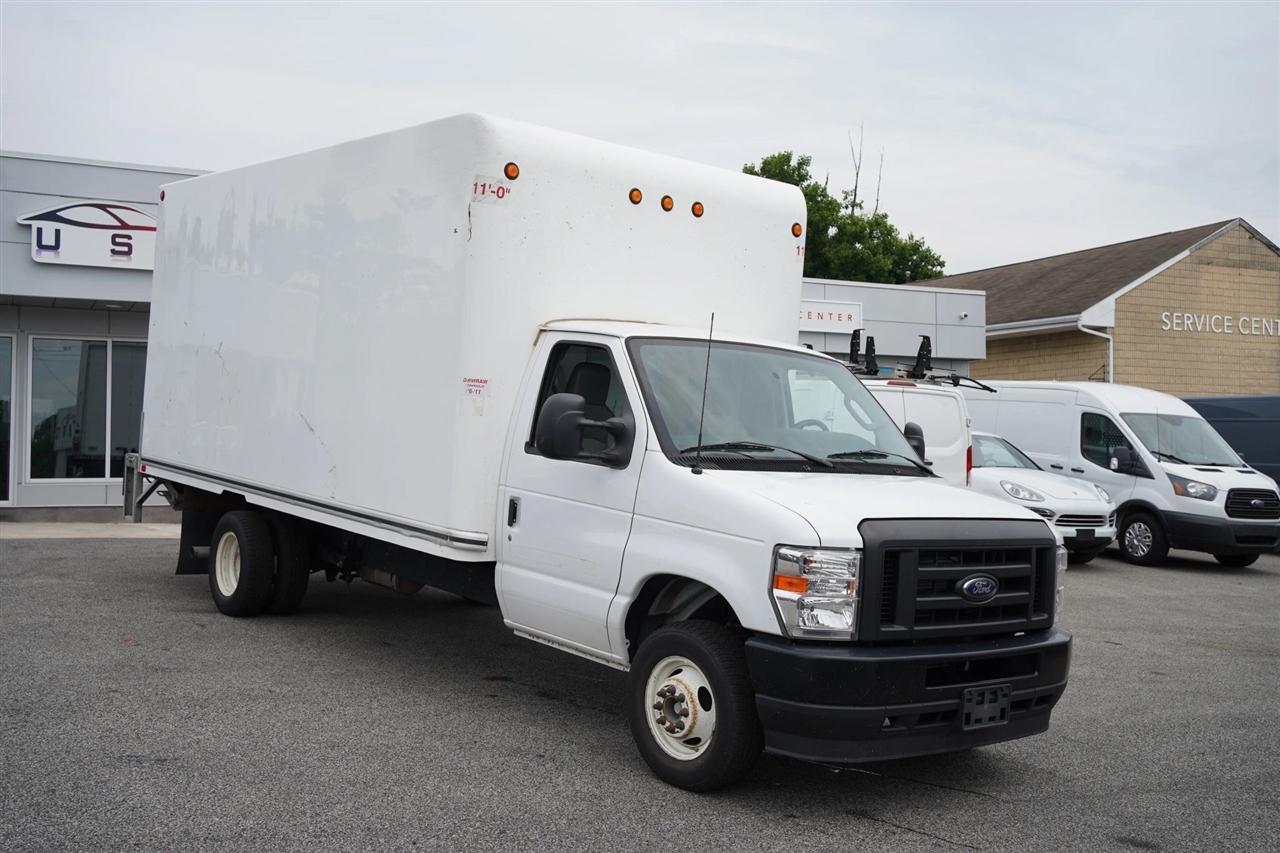 Ford Econoline E-450 2024