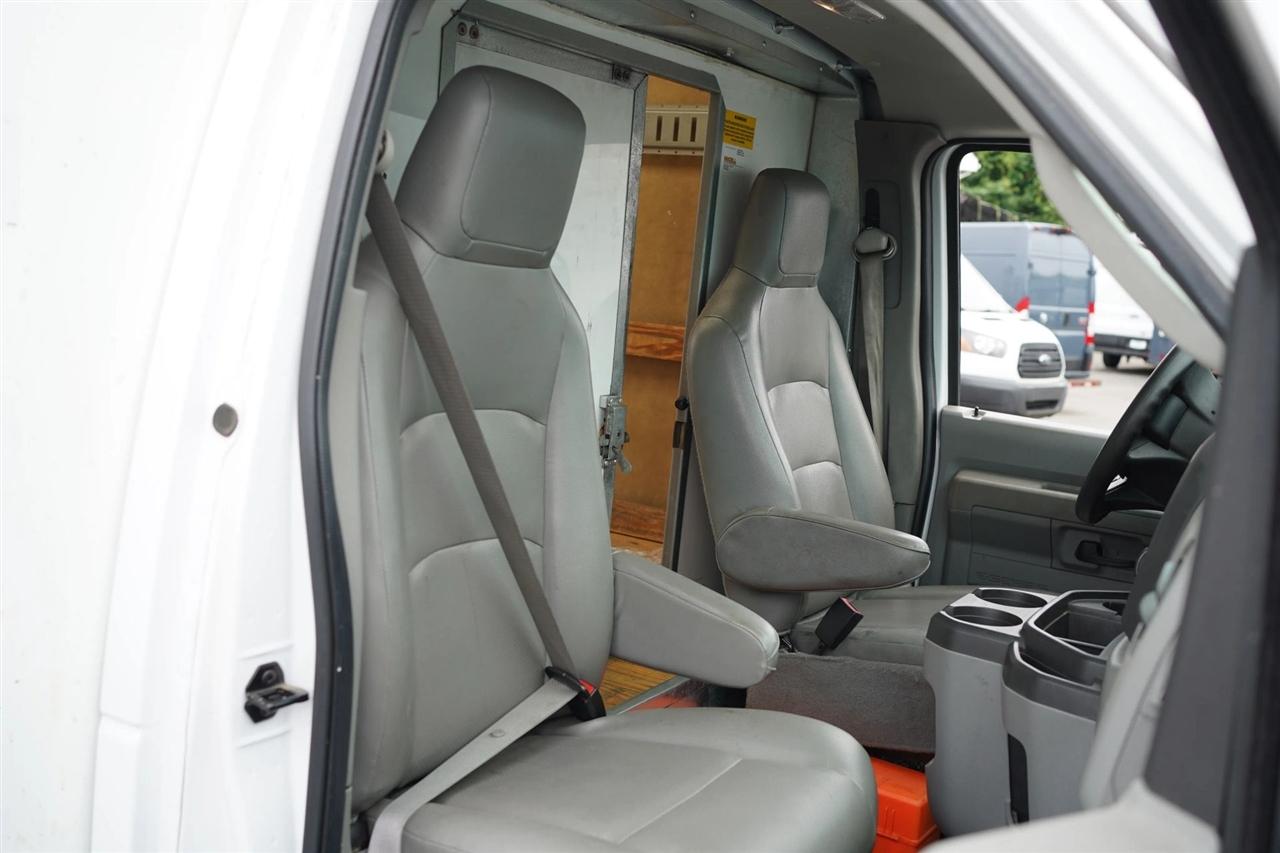 Ford Econoline E-450 2024