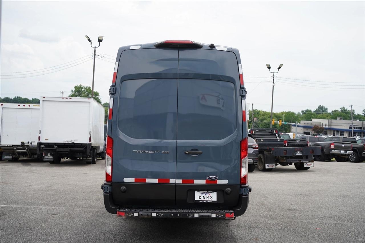 Ford Transit 250 Van High Roof w/Sliding Pass. 148-in. WB EL 2020