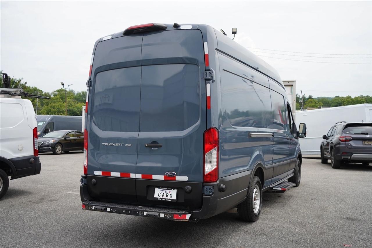 Ford Transit 250 Van High Roof w/Sliding Pass. 148-in. WB EL 2020