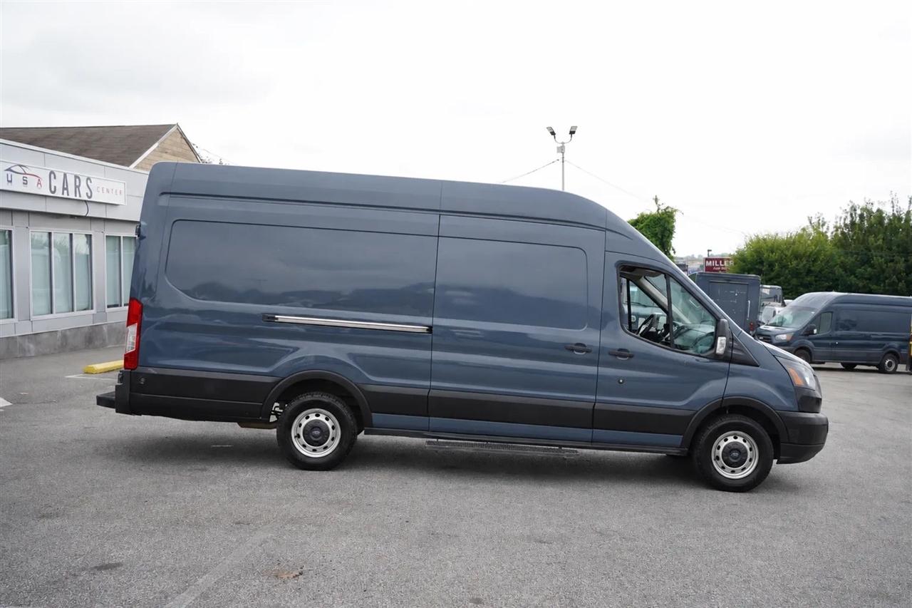 Ford Transit 250 Van High Roof w/Sliding Pass. 148-in. WB EL 2020