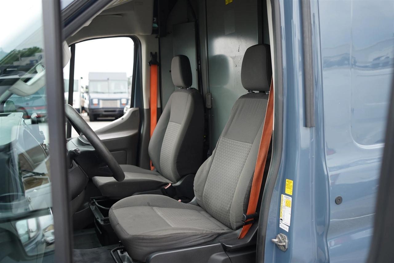 Ford Transit 250 Van High Roof w/Sliding Pass. 148-in. WB EL 2020