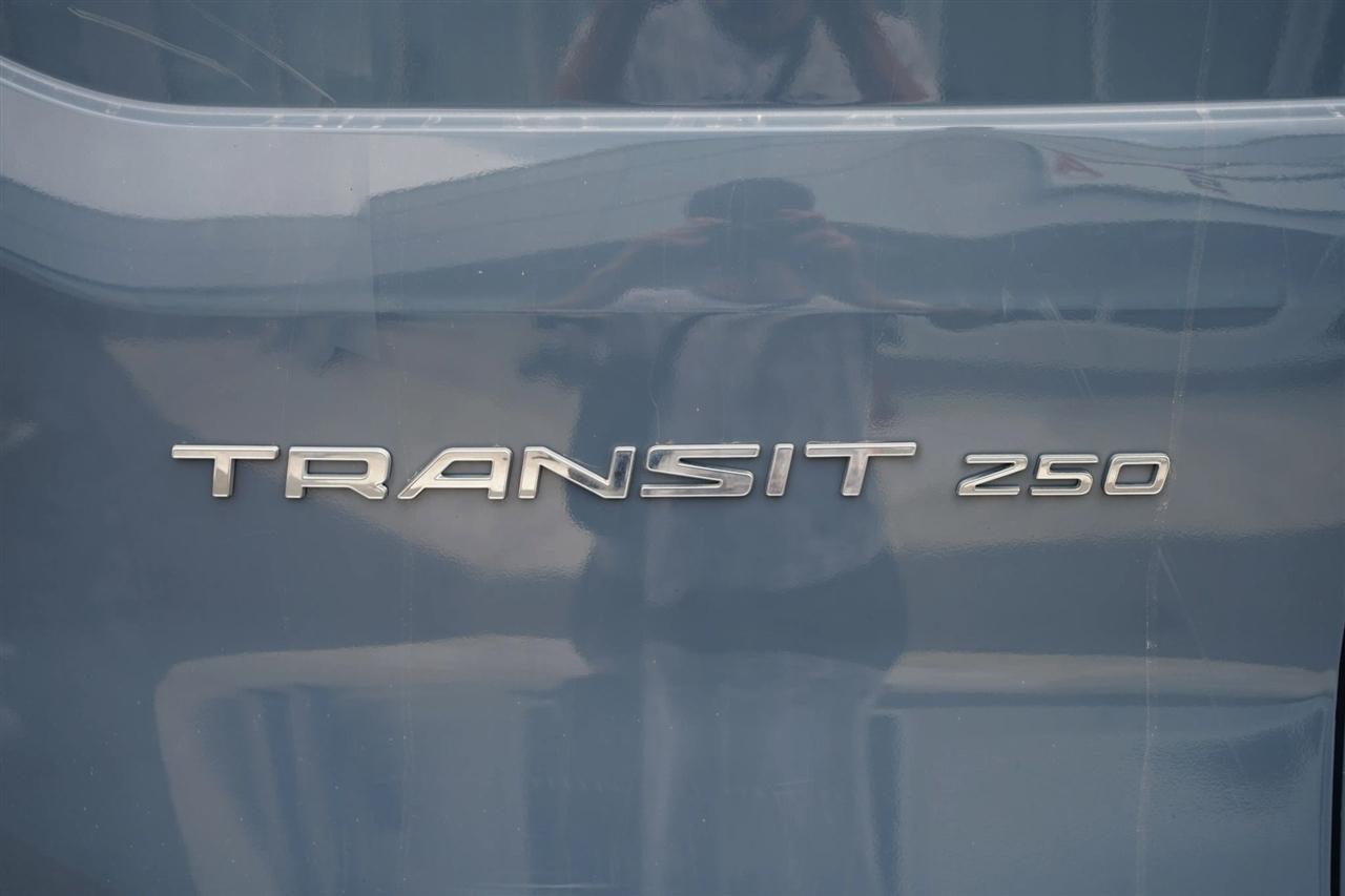 Ford Transit 250 Van High Roof w/Sliding Pass. 148-in. WB EL 2020