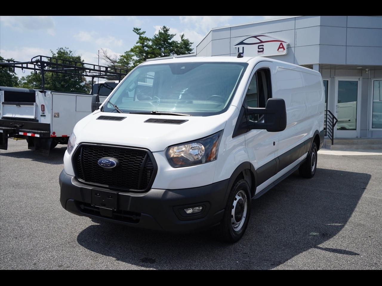 Ford Transit 250 Van Low Roof w/Sliding Pass. 130-in. WB 2021