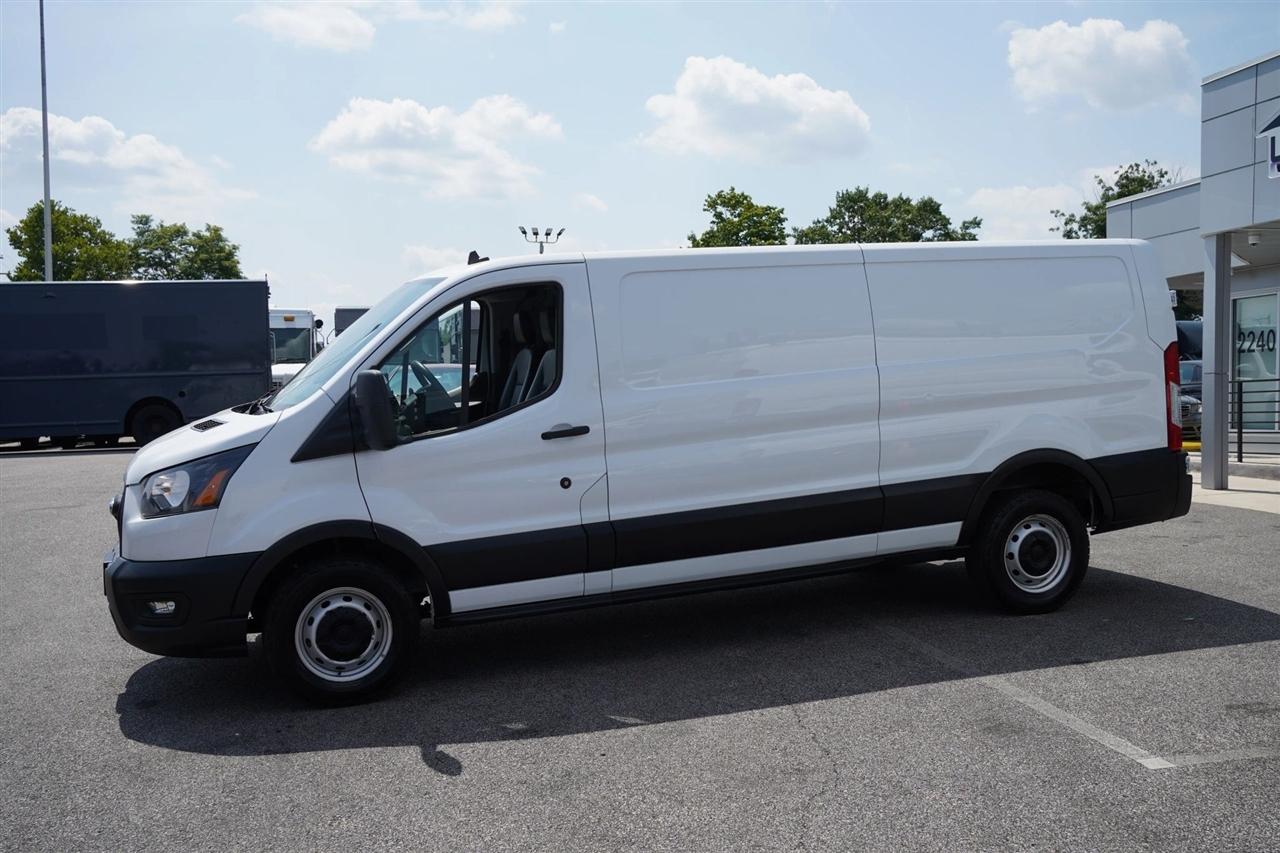 Ford Transit 250 Van Low Roof w/Sliding Pass. 130-in. WB 2021