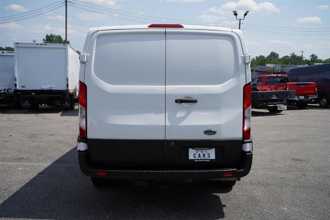 Ford Transit 250 Van Low Roof w/Sliding Pass. 130-in. WB 2021