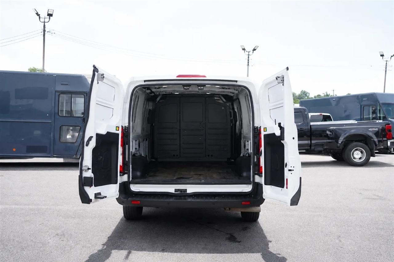 Ford Transit 250 Van Low Roof w/Sliding Pass. 130-in. WB 2021
