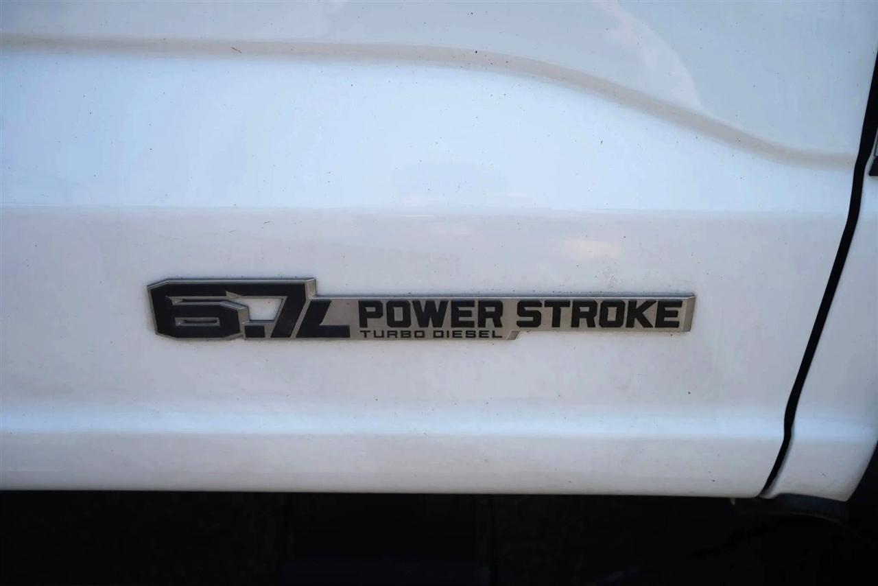 Ford F-450 SD Crew Cab DRW 4WD 2024