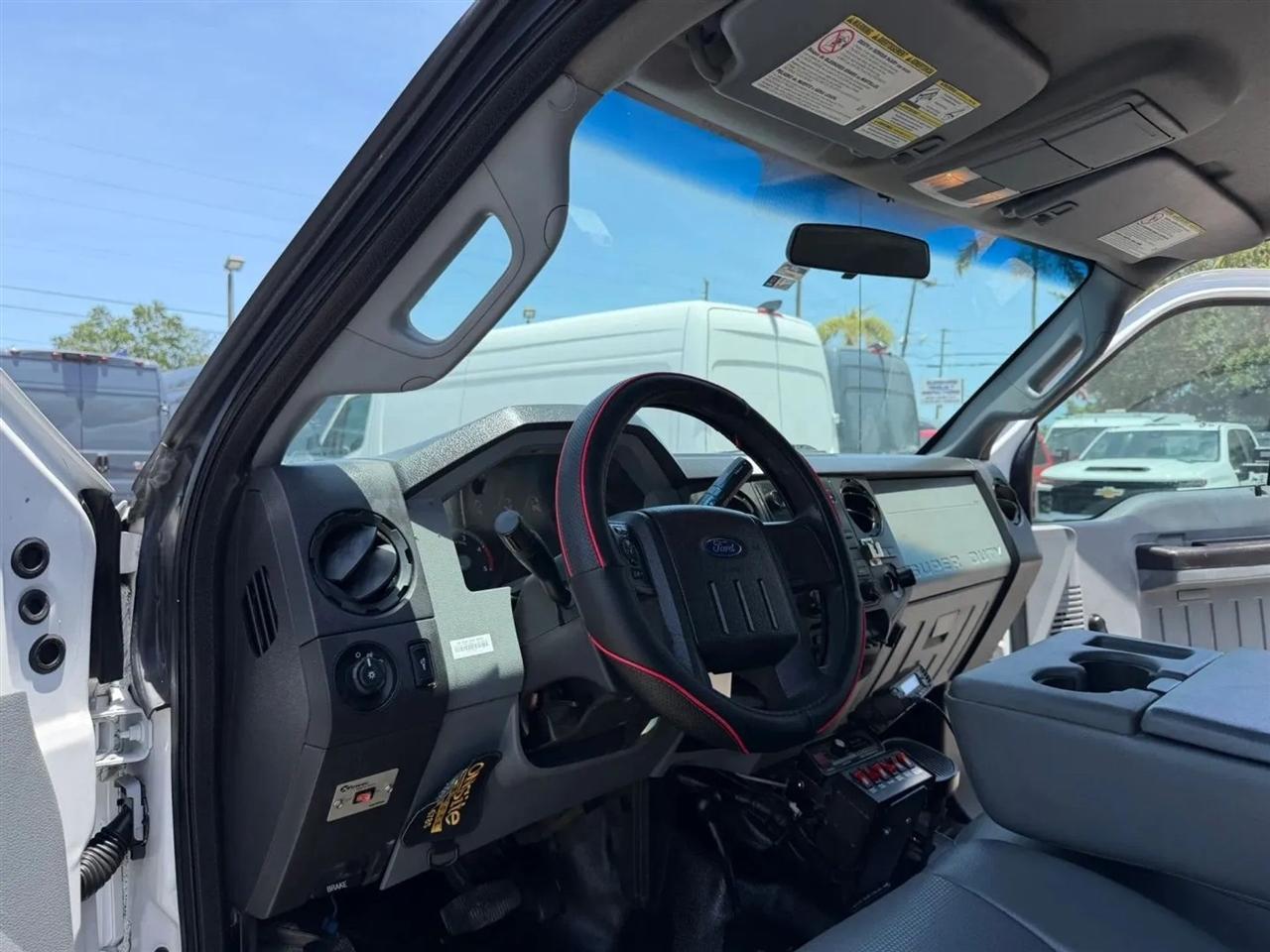 Ford F-550 Crew Cab DRW 4WD 2015