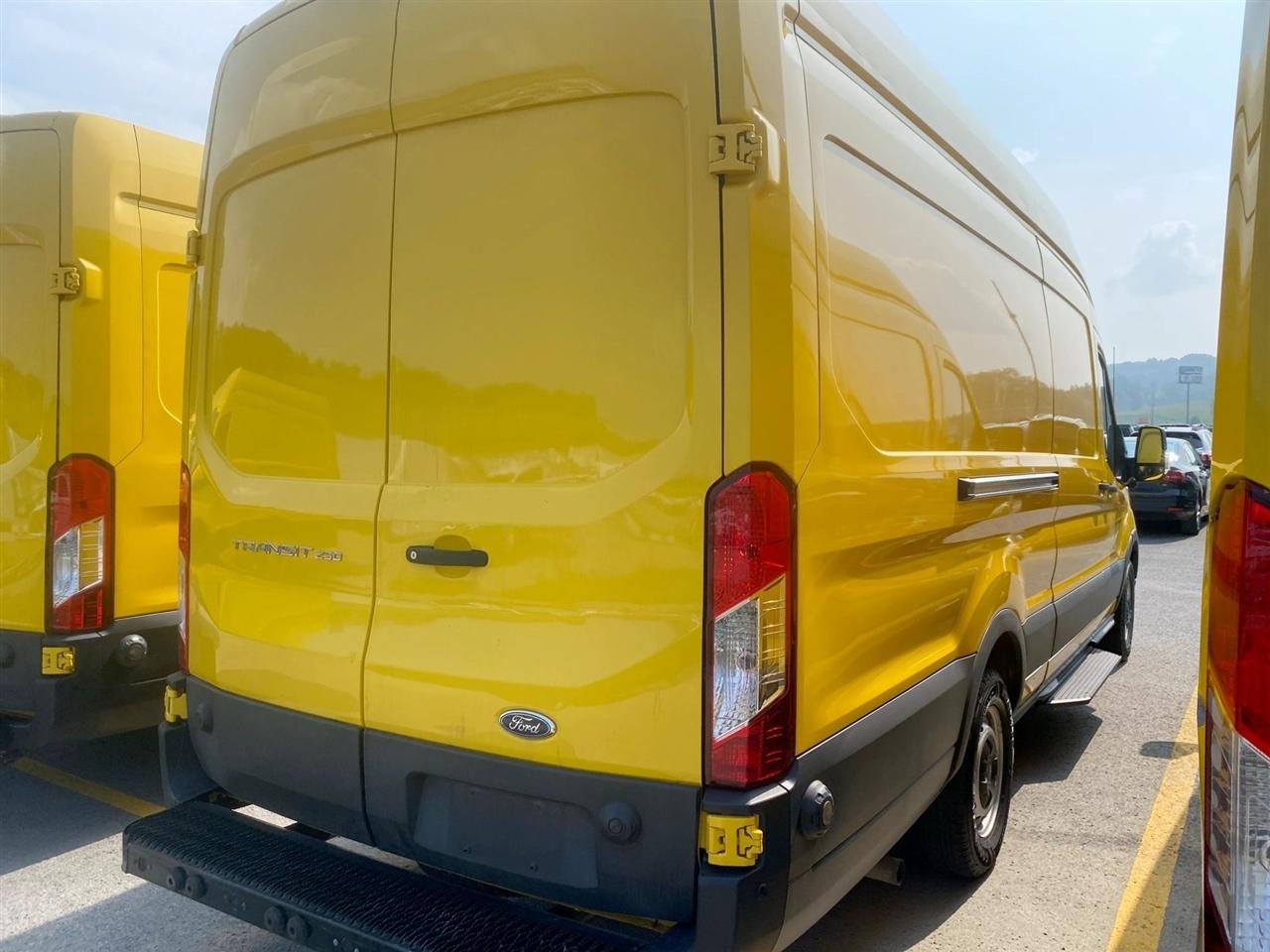 Ford Transit 250 Van High Roof w/Sliding Pass. 148-in. WB EL 2022