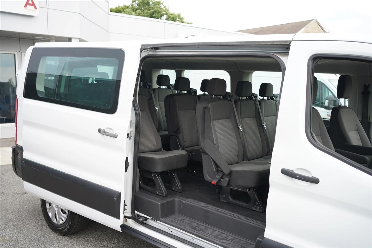 Ford Transit 350 Wagon Low Roof XLT w/Sliding Pass. 148-in. WB 2024