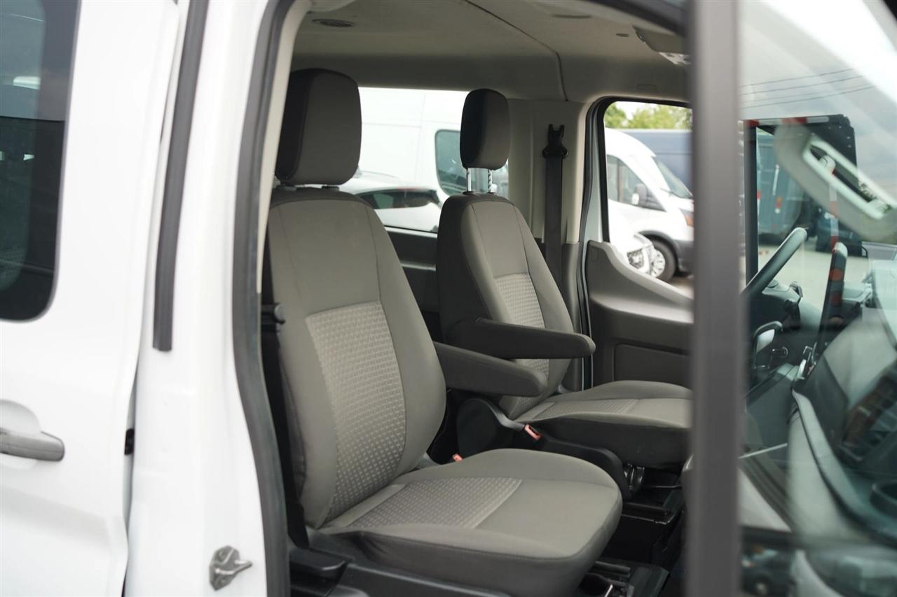 Ford Transit 350 Wagon Low Roof XLT w/Sliding Pass. 148-in. WB 2024