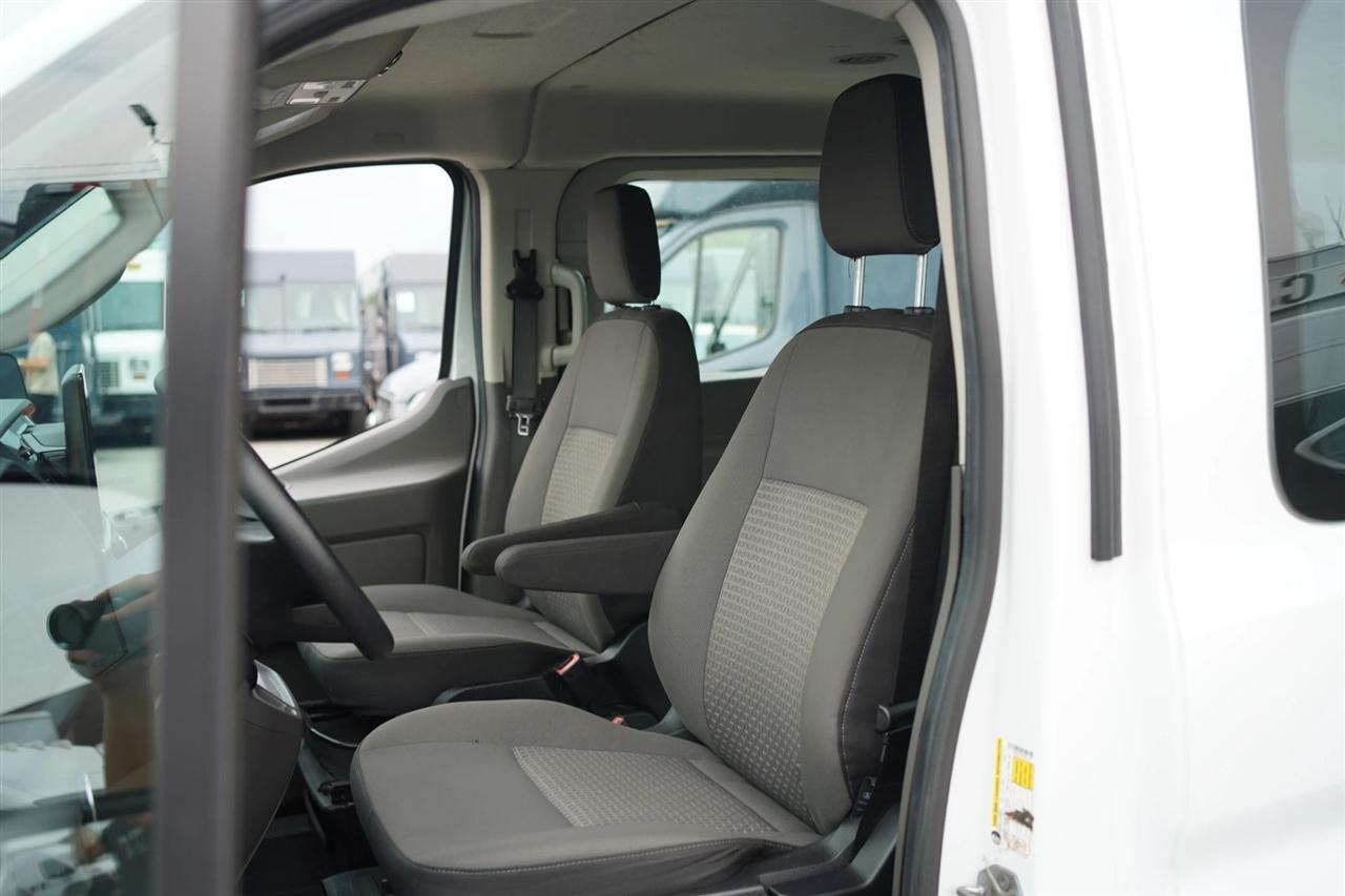 Ford Transit 350 Wagon Low Roof XLT w/Sliding Pass. 148-in. WB 2024