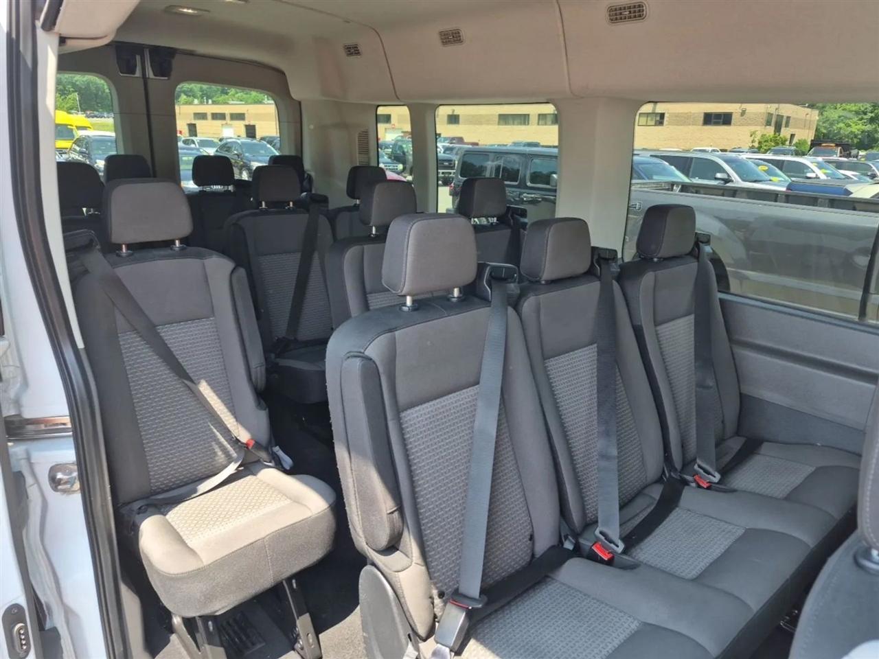 Ford Transit 350 Wagon Med. Roof XL w/Sliding Pass. 148-in. WB 2025