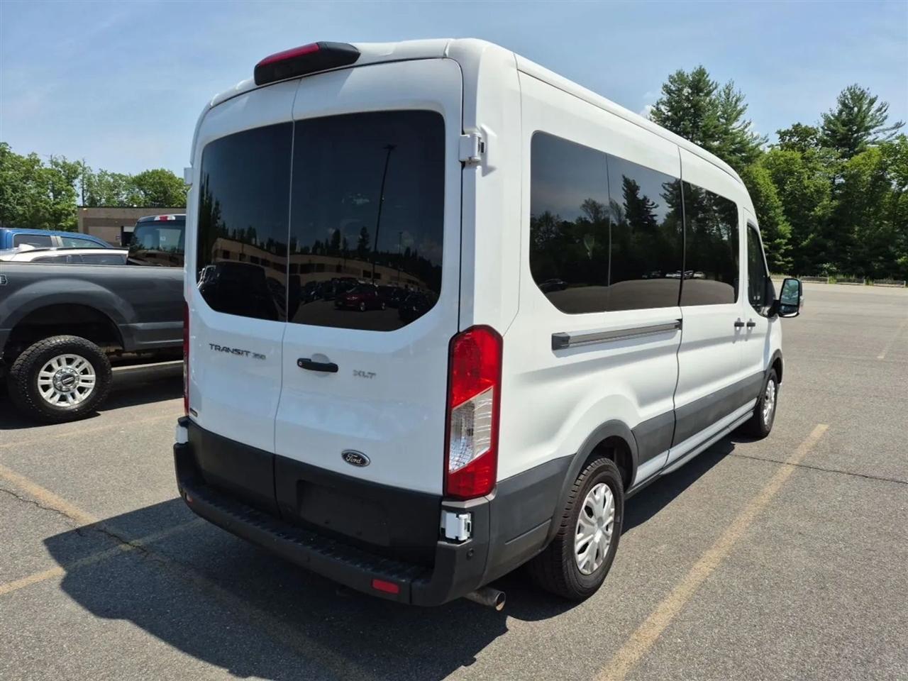 Ford Transit 350 Wagon Med. Roof XL w/Sliding Pass. 148-in. WB 2025