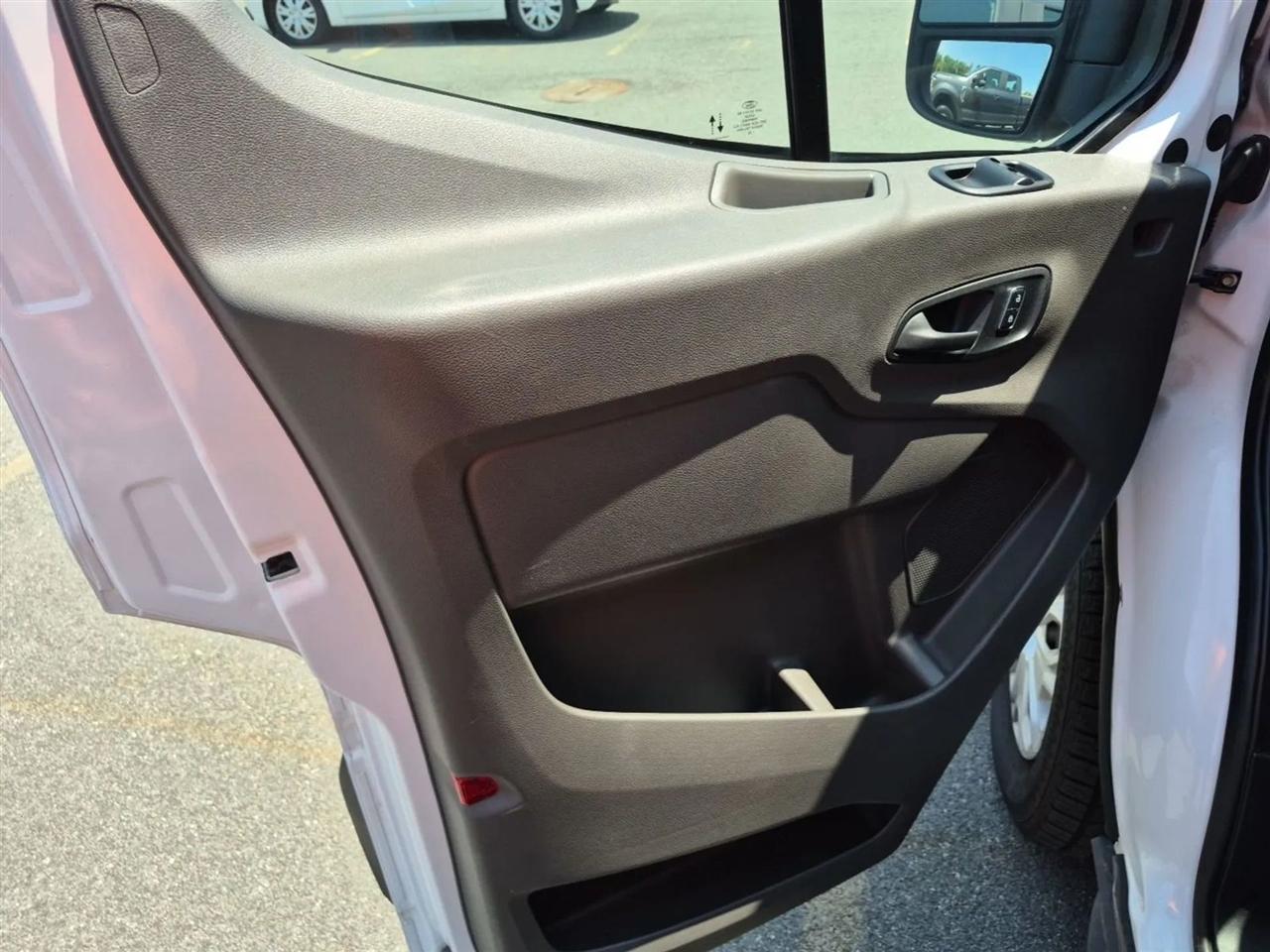 Ford Transit 350 Wagon Med. Roof XL w/Sliding Pass. 148-in. WB 2025