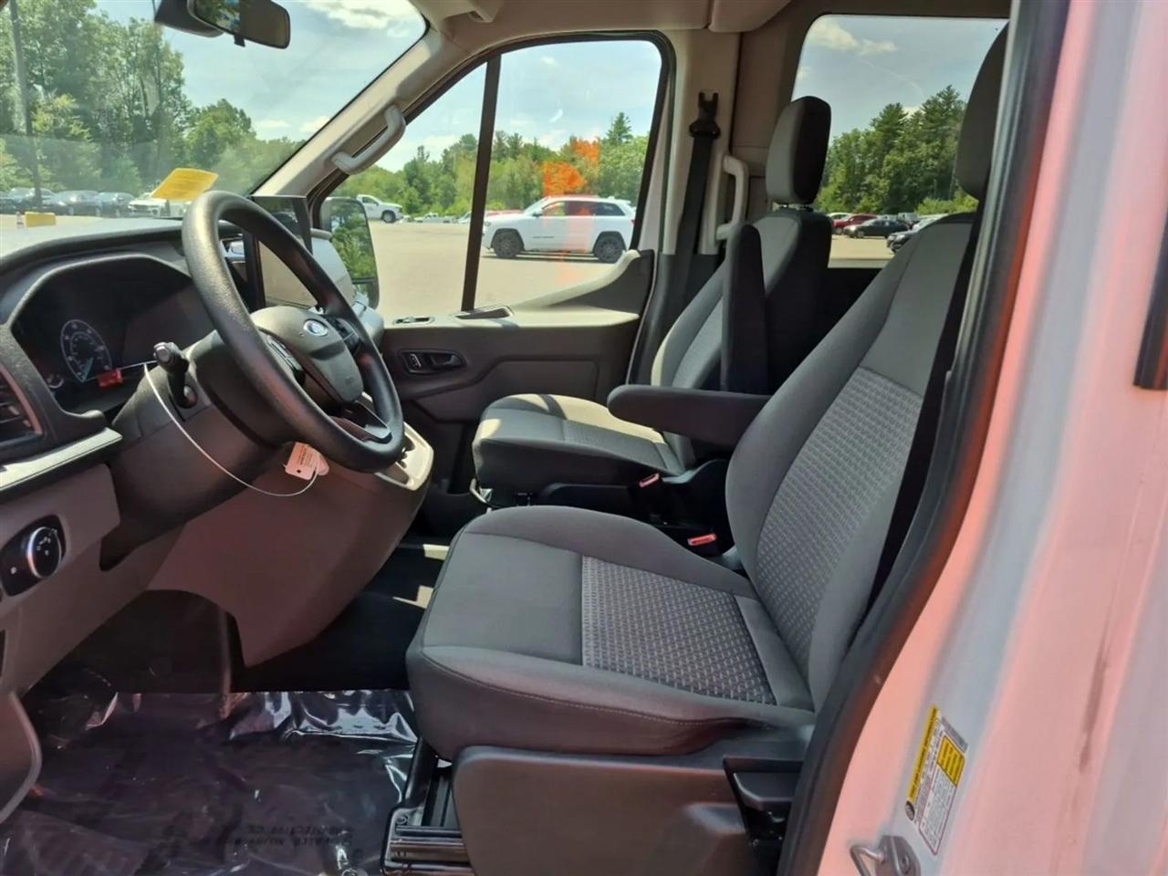 Ford Transit 350 Wagon Med. Roof XL w/Sliding Pass. 148-in. WB 2025