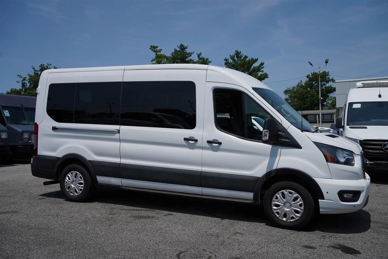 Ford Transit 350 Wagon Med. Roof XL w/Sliding Pass. 148-in. WB 2025