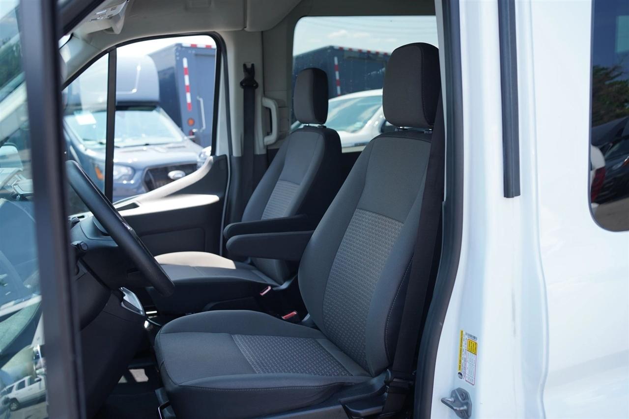 Ford Transit 350 Wagon Med. Roof XL w/Sliding Pass. 148-in. WB 2025