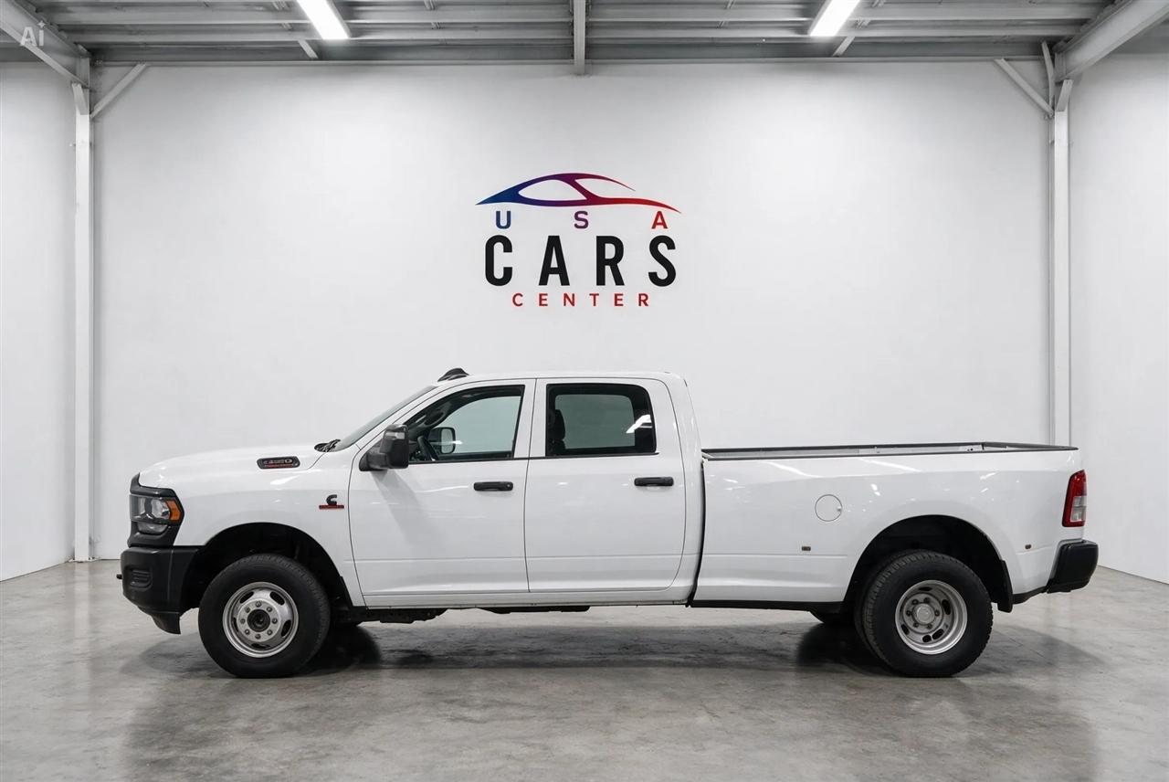 RAM 3500 Tradesman Crew Cab 4WD DRW 2023
