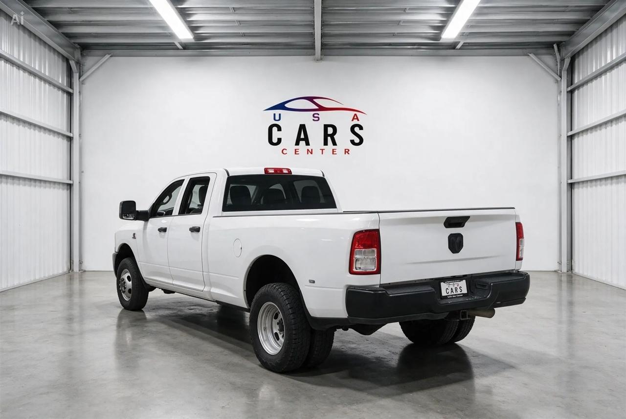RAM 3500 Tradesman Crew Cab 4WD DRW 2023