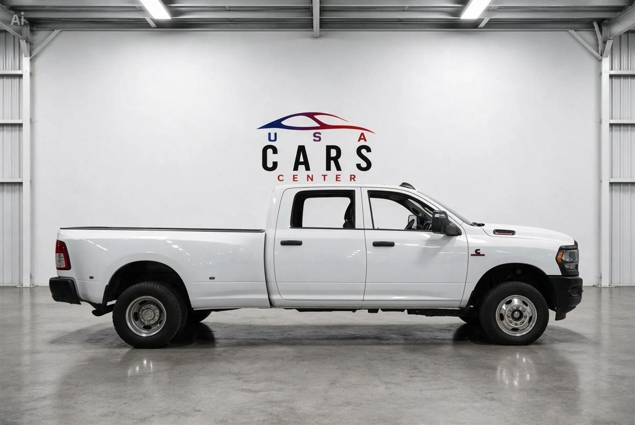 RAM 3500 Tradesman Crew Cab 4WD DRW 2023