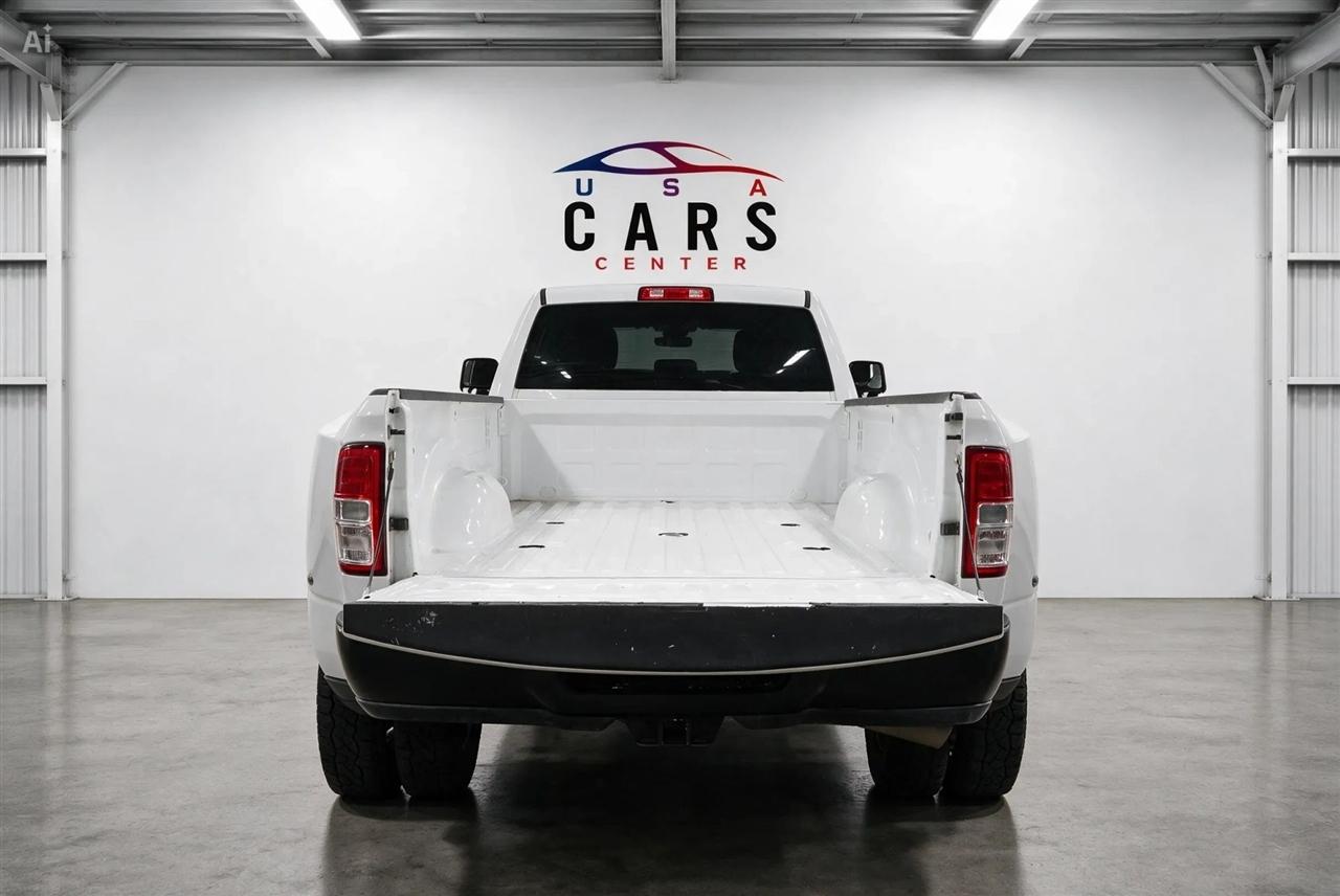 RAM 3500 Tradesman Crew Cab 4WD DRW 2023