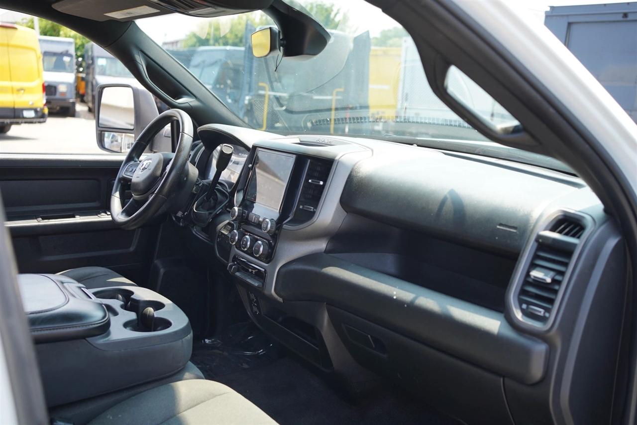 RAM 3500 Tradesman Crew Cab 4WD DRW 2023