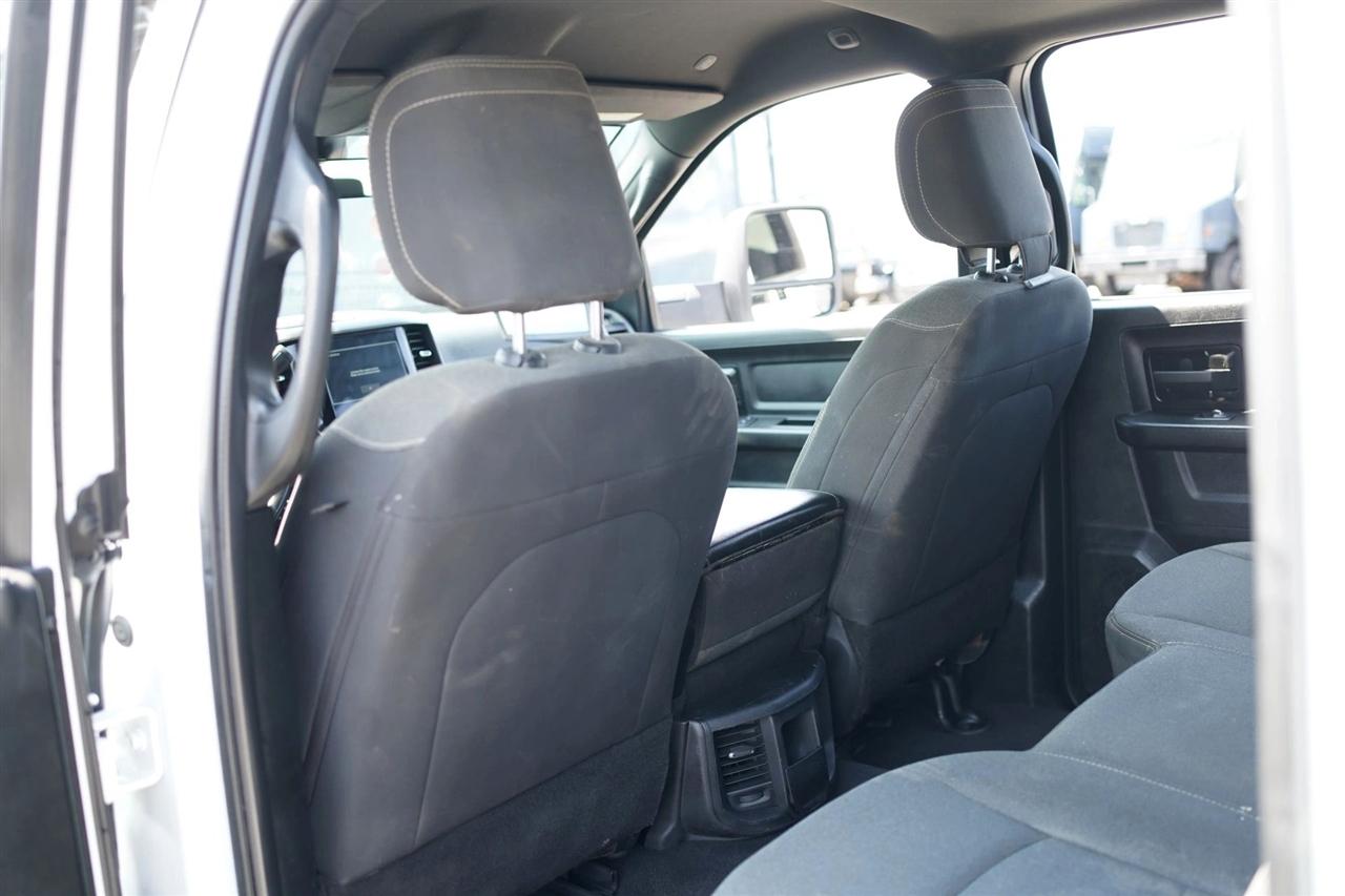 RAM 3500 Tradesman Crew Cab 4WD DRW 2023