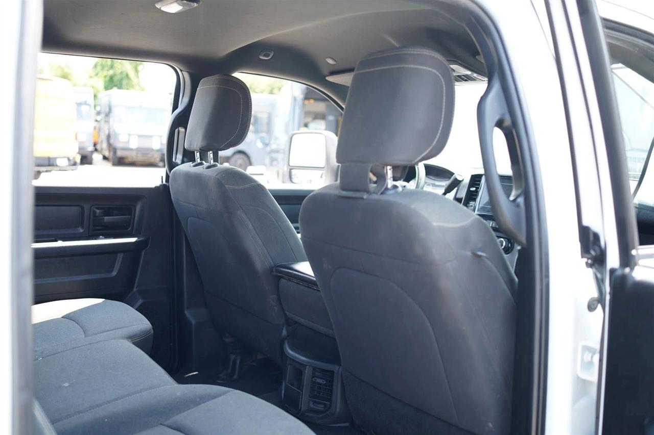 RAM 3500 Tradesman Crew Cab 4WD DRW 2023