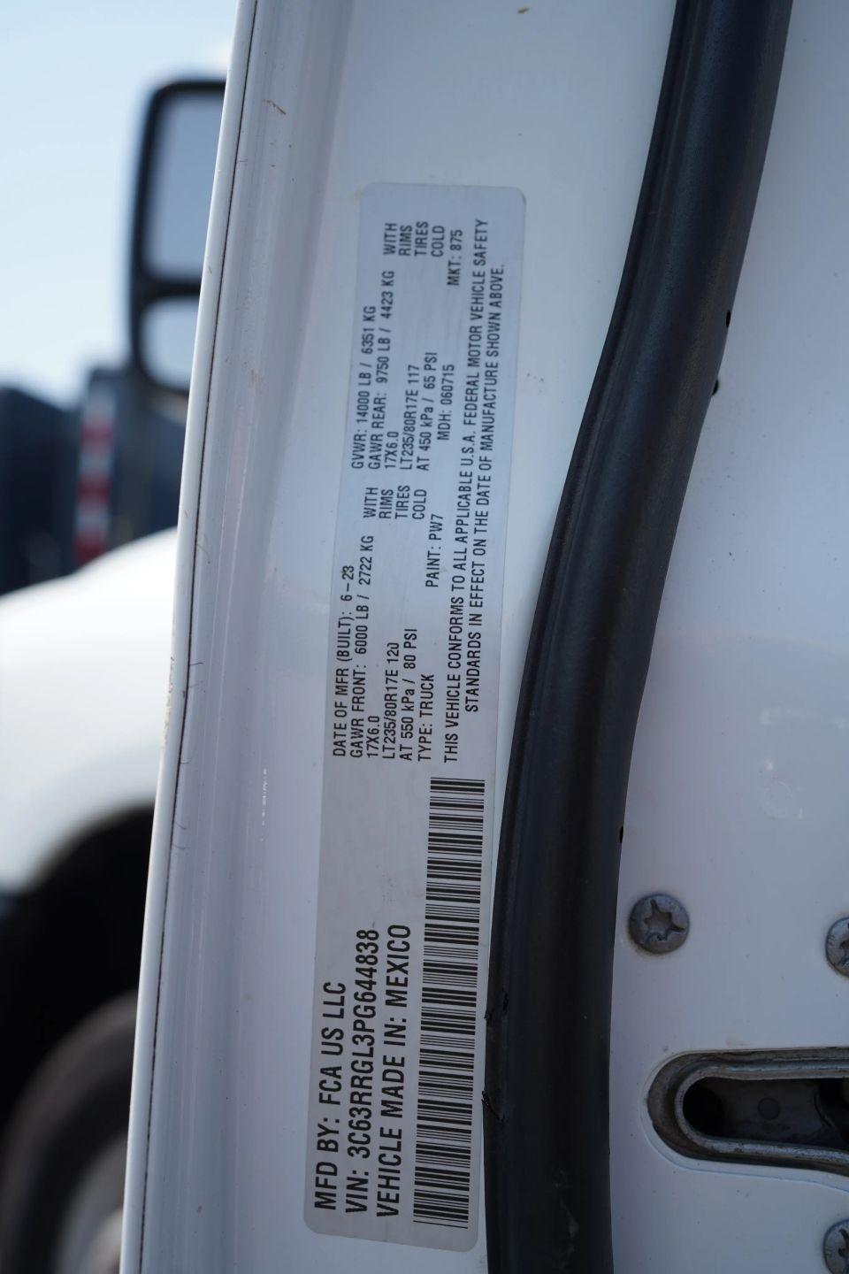 RAM 3500 Tradesman Crew Cab 4WD DRW 2023