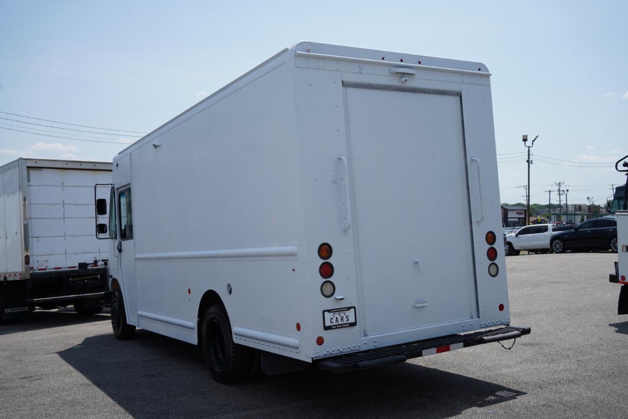Freightliner MT45 Chassis  2021