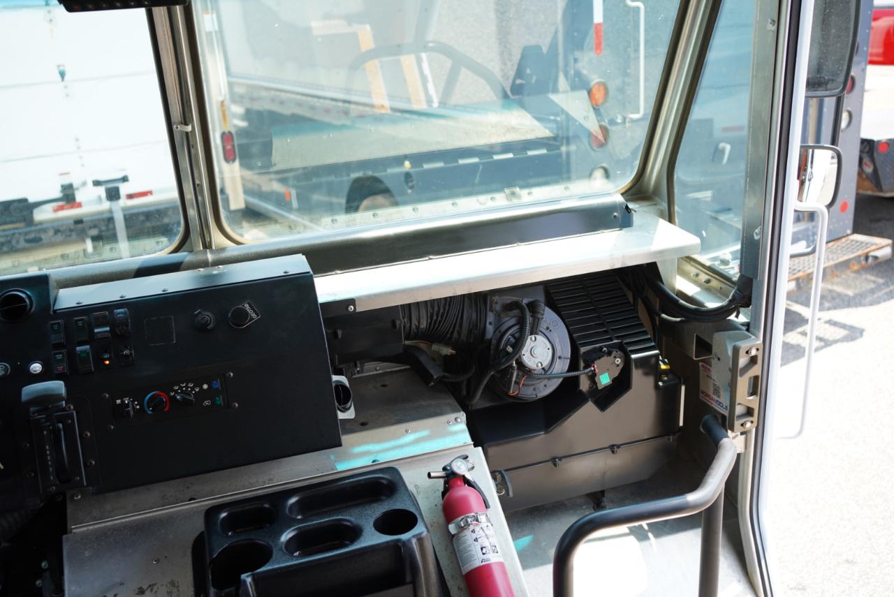 Freightliner MT45 Chassis  2021