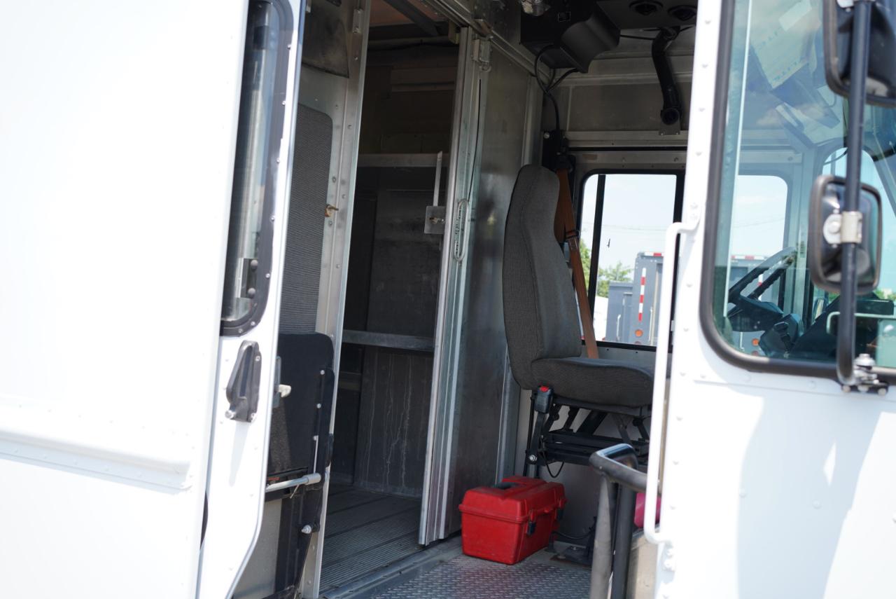 Freightliner MT45 Chassis  2021