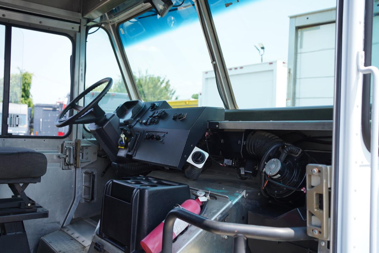 Freightliner MT45 Chassis  2021
