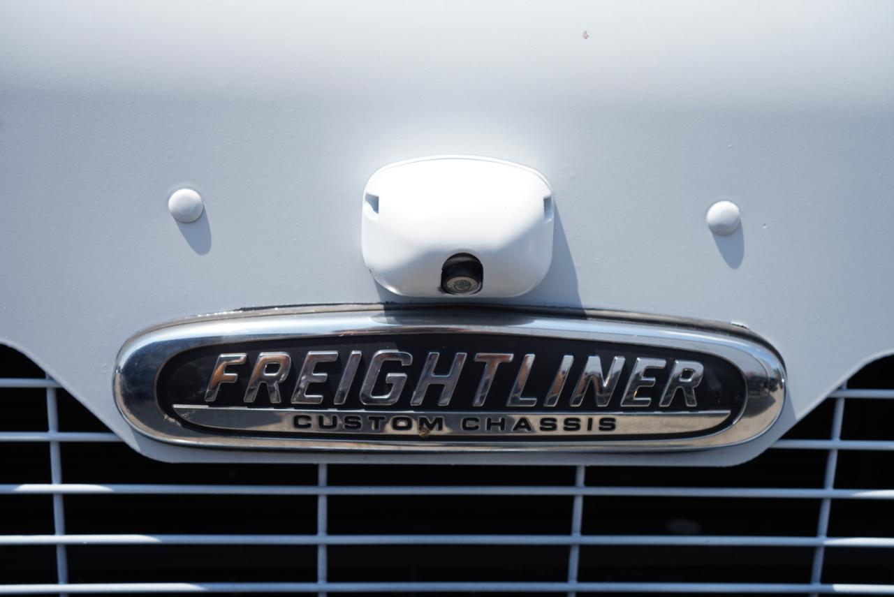 Freightliner MT45 Chassis  2021