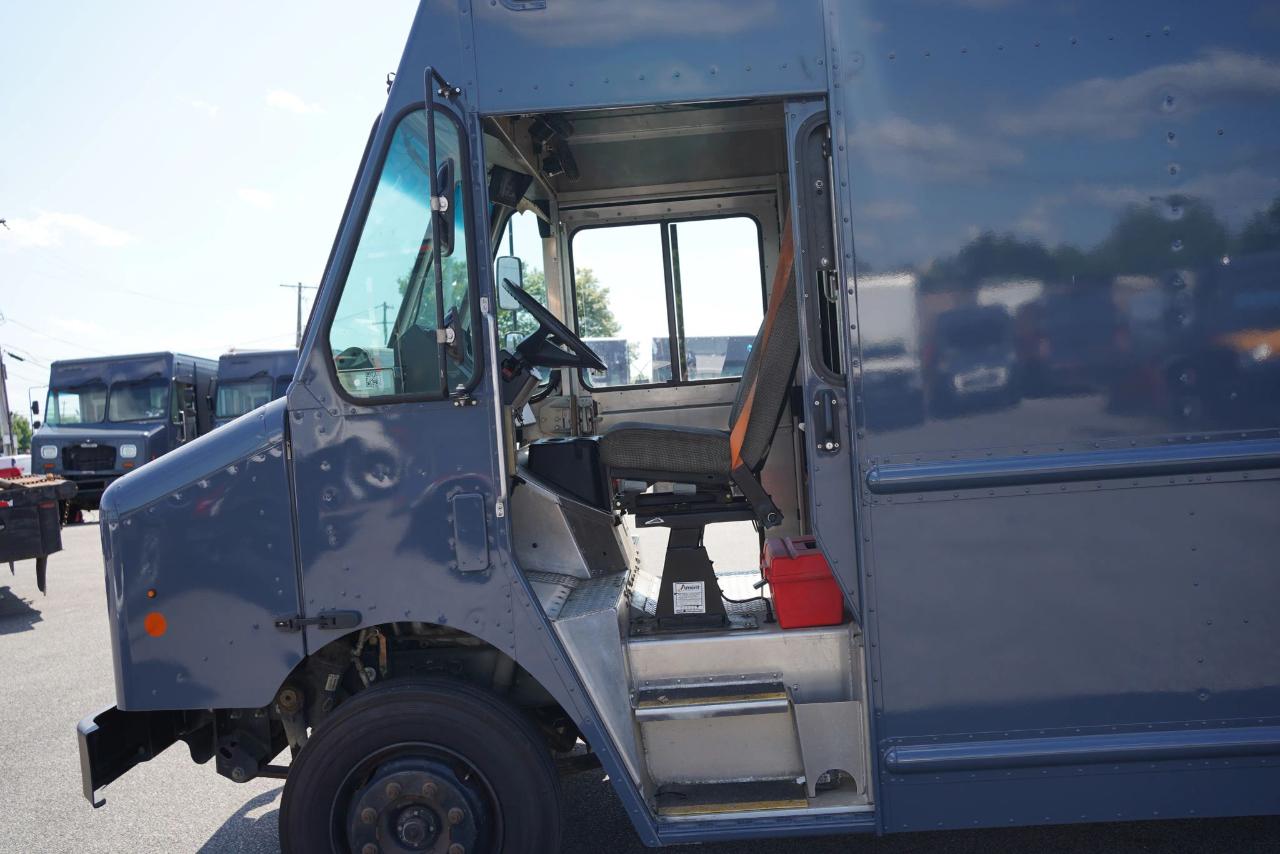 Freightliner MT45 Chassis  2021