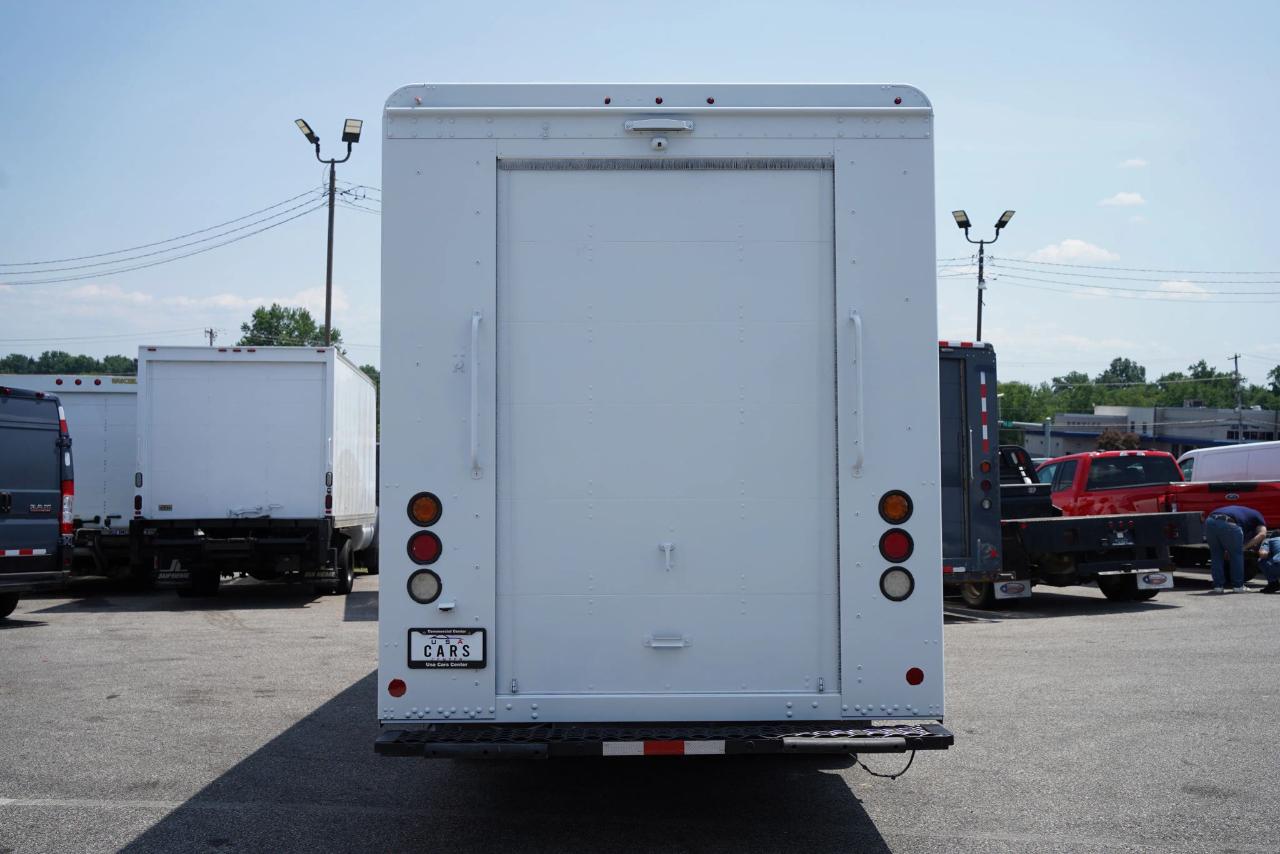 Freightliner MT45 Chassis  2021