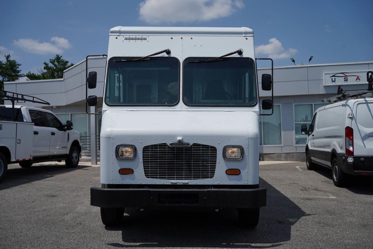 Freightliner MT45 Chassis  2021