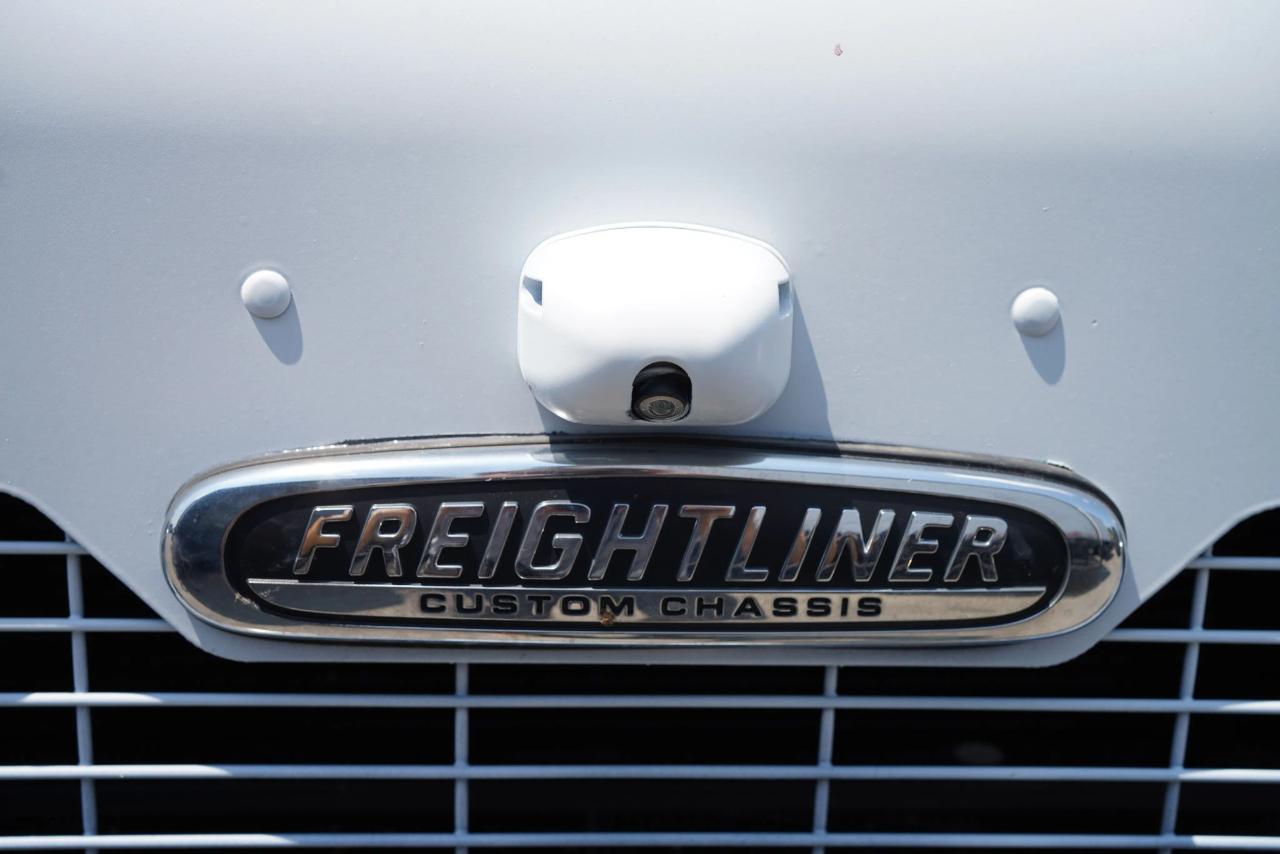 Freightliner MT45 Chassis  2021